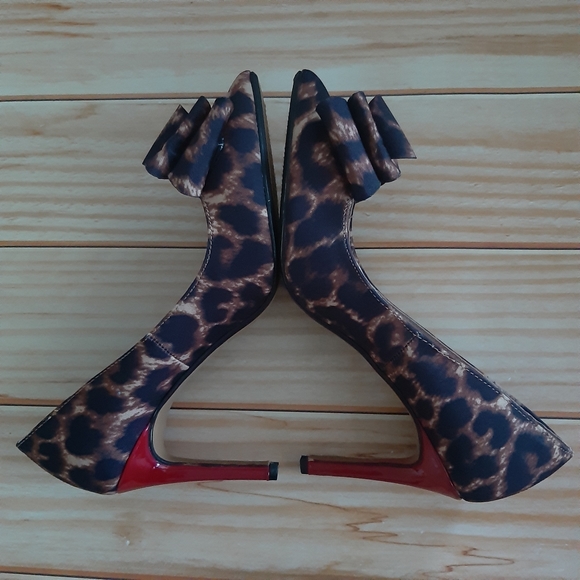 Betsey Johnson Bret Pump Animal Print Heels - Picture 4 of 7